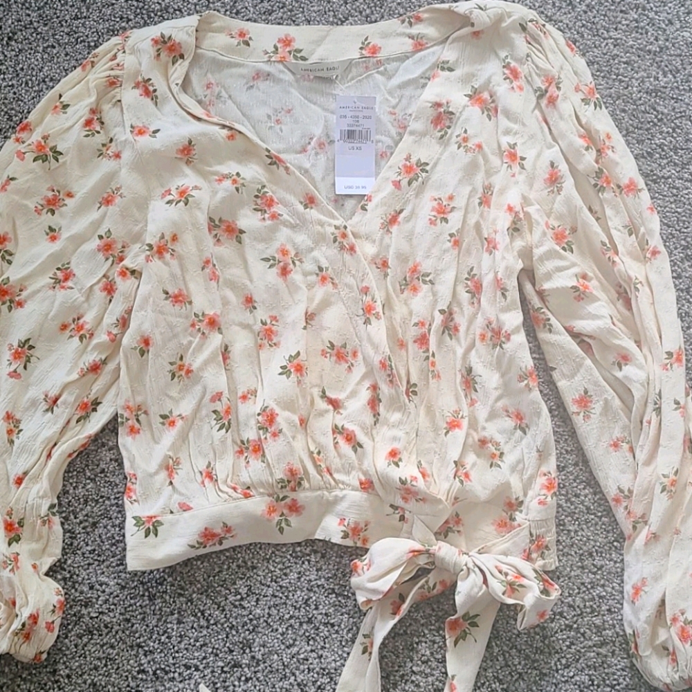 American Eagle top
